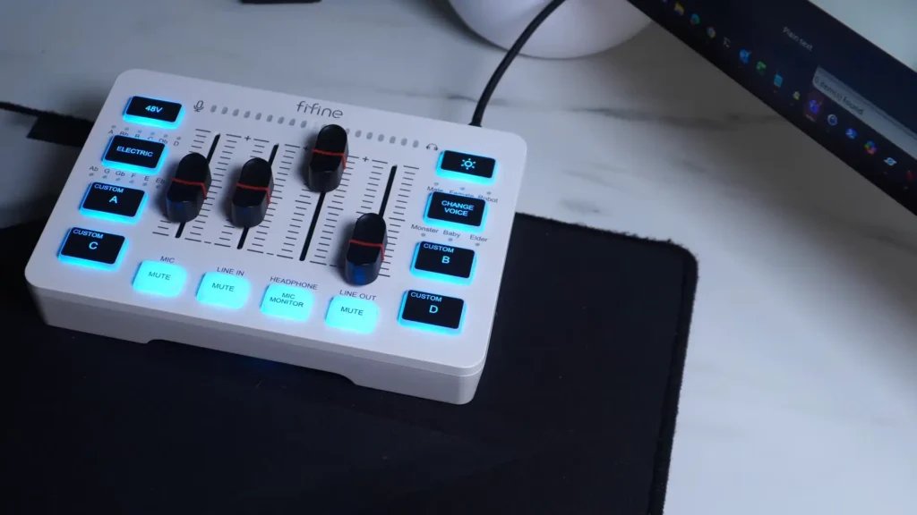 FIFINE SC3 audio mixer