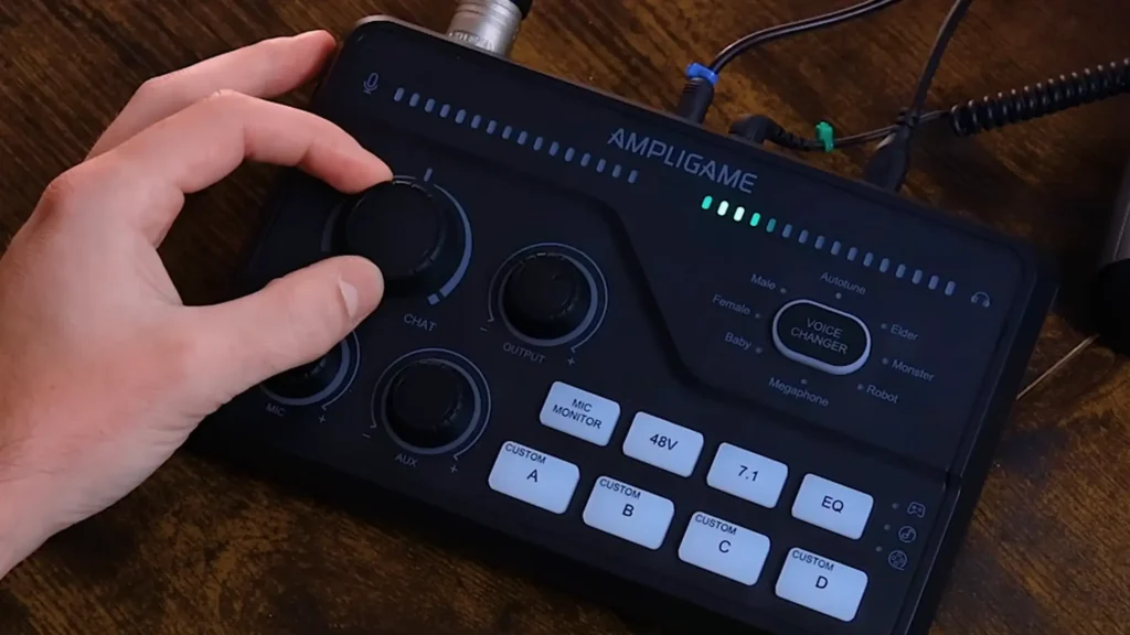 FIFINE SC8 audio mixer's gamr and chat balance