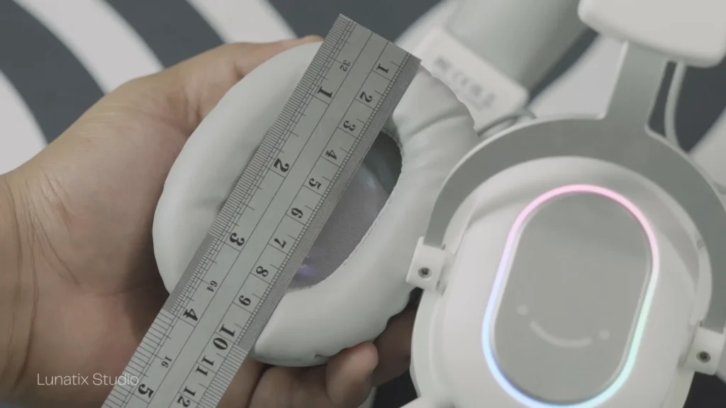 FIFINE H6 ear cup