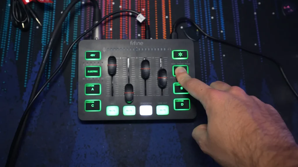 FIFINE SC3 gaming mixer with RGB