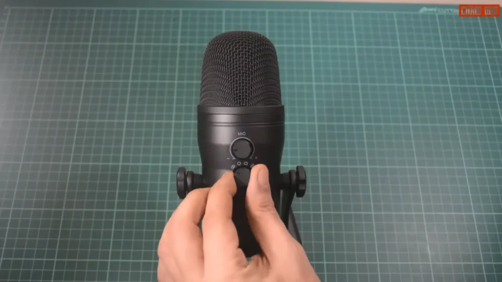 FIFINE K690 microphone